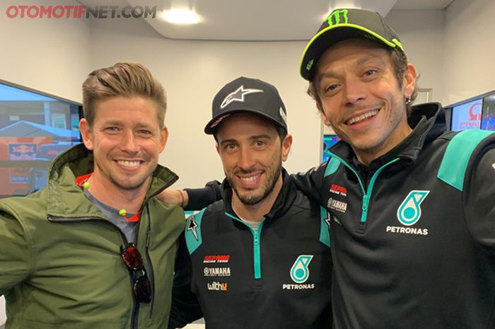 Valentino Rossi, Andrea Dovizioso dan Casey Stoner foto bareng di MotoGP Algarve 2021