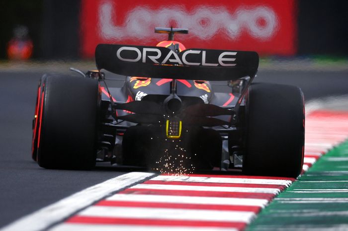 Dua pembalap tim Red Bull Racing menggunakan power unit baru di balap F1 Hongaria 2022