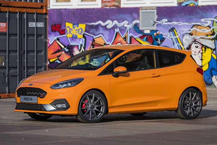 Pelek 18 inci model khusus berbobot 7 kg lebih ringan