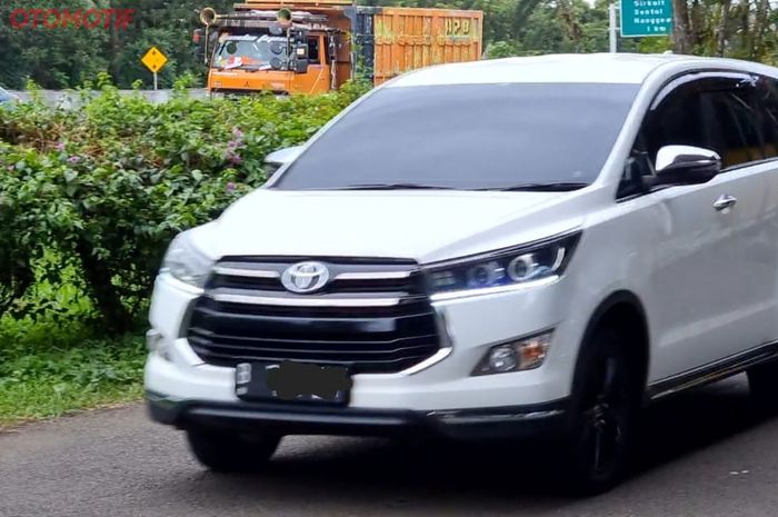 Ilsutrasi Kijang Innova reborn diesel 2018 milik Alex saat uji akselerasi usai remap ECU