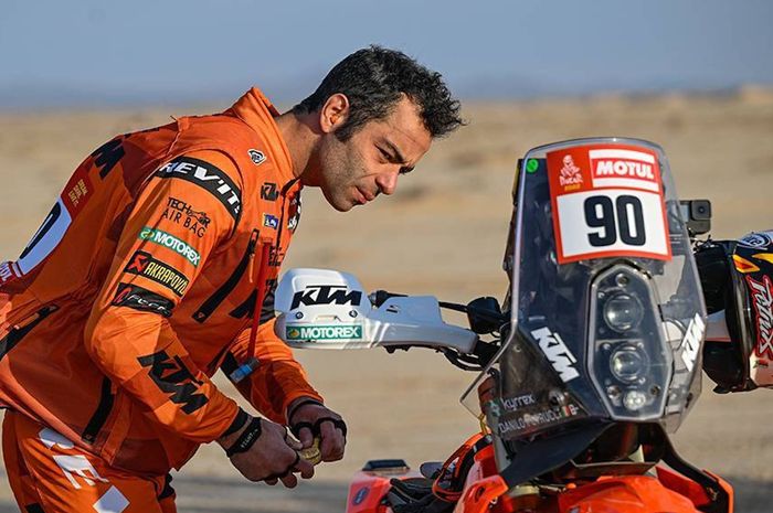 Beda dengan MotoGP, Danilo Petrucci mengakui sempat heran melihat aksi pembalap saling bantu di Reli Dakar