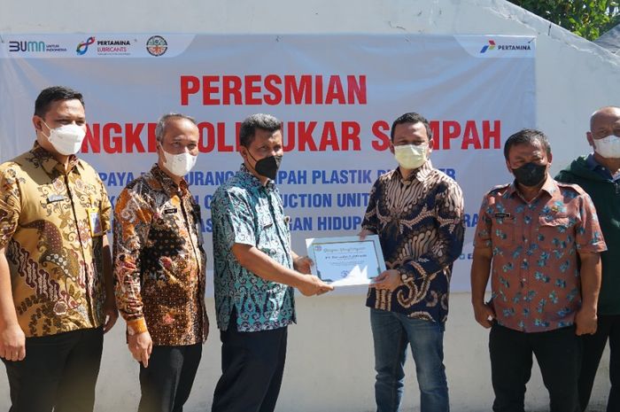 Peresmian Bengkel Oli Tukar Sampah di Cilincing, Jakarta Utara