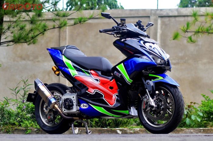 Modifikasi Yamaha Aerox 155 dengan tampilan yang lebih sporty dan mesin powerful
