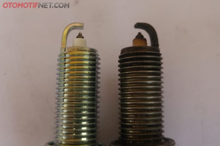 Elektroda busi iridium (kiri) runcing dan busi nikel (kanan) melebar biasa