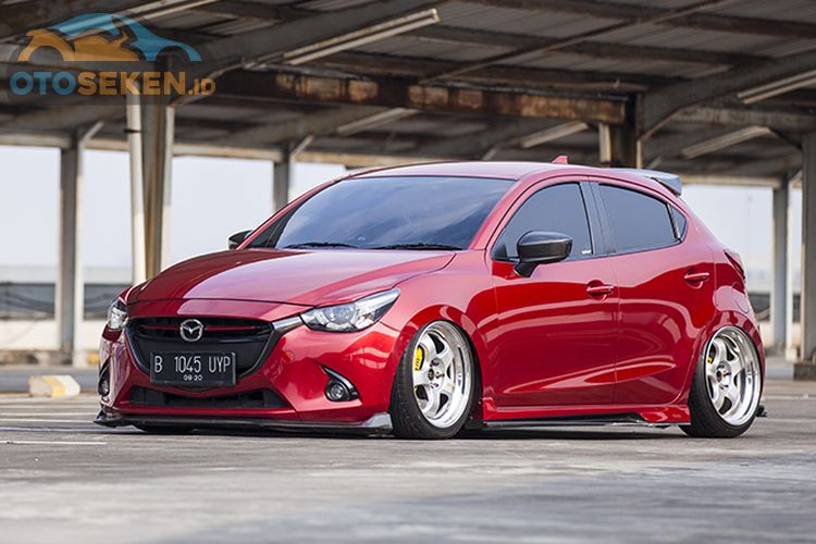 Mobil Matik Mazda 2 R Skyactive 1 5 2015 Bekas Harga Murah Lengkap Bisa Kredit Ringan Di Surabaya Tribunjualbeli Com