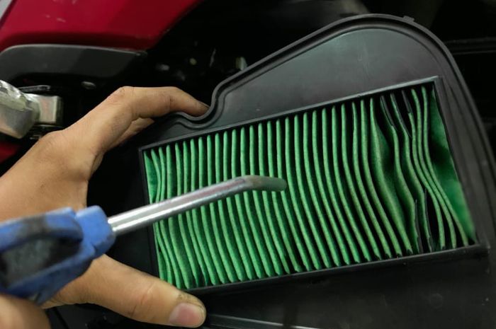 Pastikan filter udara dalam kondisi baik agar mampu menyari debu kotoran