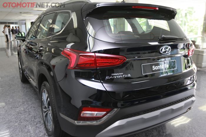 Hyundai Grand Santa Fe