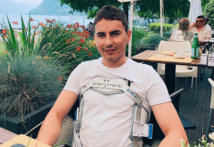 Jorge Lorenzo mengenang penopang dari logam agar cedera tulang belakangnya tidak geser