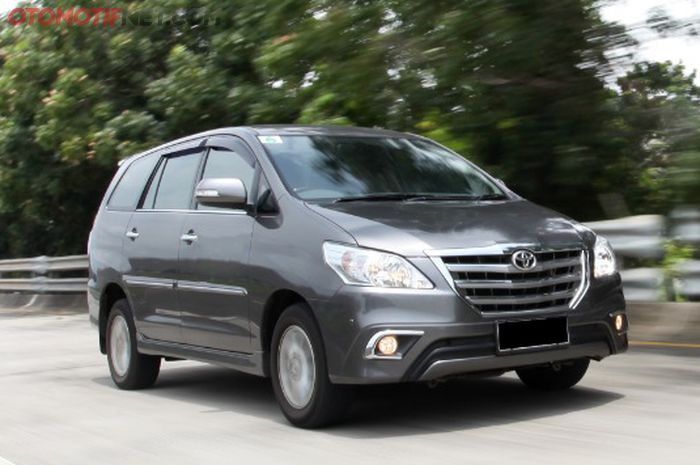 Mobil bekas Innova diesel