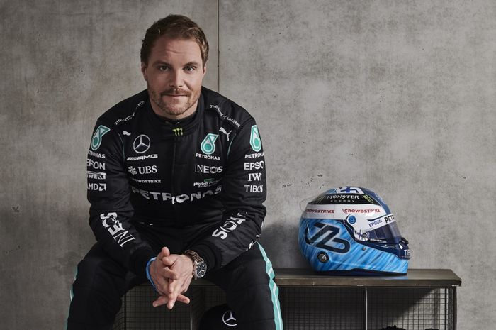 Valtteri Bottas menggunakan llivery helm baru pada musim balap F1 2021