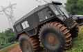 Bimo dan Rindra Dibikin Takjub Saat Jajal Kendaraan Amfibi Sherp ATV, Enggak Ada Suspensi Cuma Modal Ban 71 Inci!