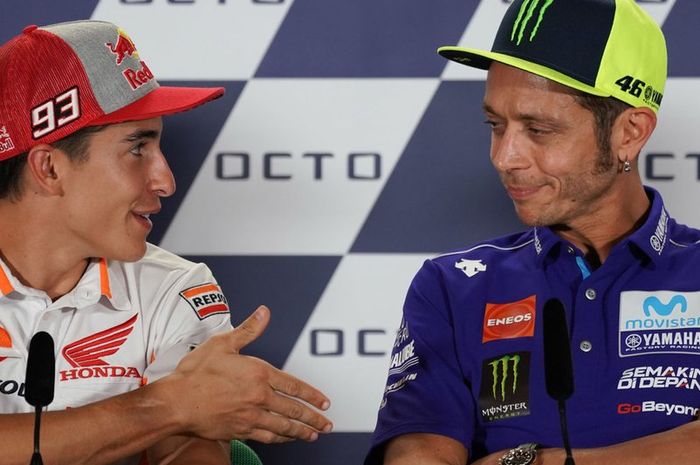 Valentino Rossi menolak jabat tangan Marc Marquez di press conference jelang MotoGP San Marino