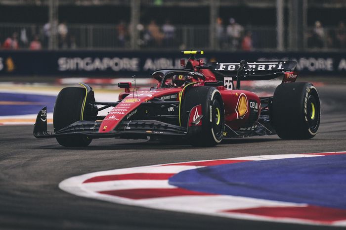 Carlos Sainz menang balapan F1 Singapura 2023, putus rekor kemenangan beruntun Max Verstappen dan Red Bull