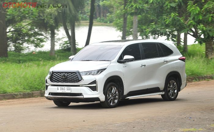 Toyota Kijang Innova Zenix Q HV CVT TSS Modellista