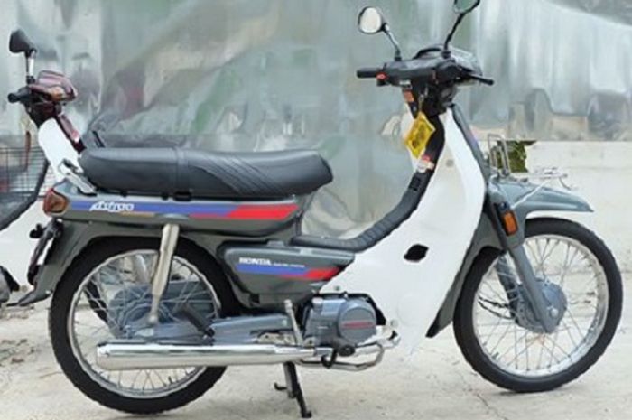 Honda Astrea Grand tampil kinclong