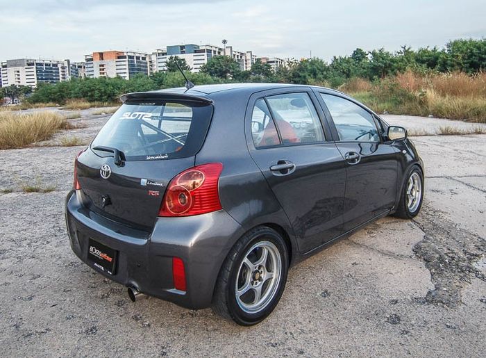 Modifikasi Toyota Yaris bakpao asup part body milik Yaris RS versi Jepang