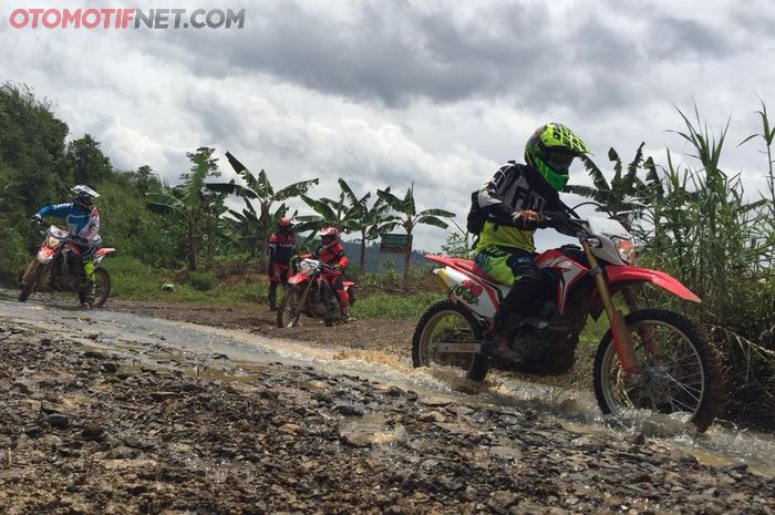 Ilustrasi Honda CRF150L