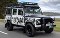 Gantengnya Land Rover Defender Works V8 Trophy II, Cuma 25 Unit di Dunia