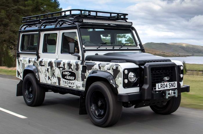 Land Rover Defender Works V8 Trophy II meluncur hanya 25 unit saja