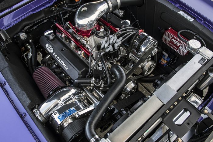 Restomod Ford Mustang Shelby GT500CR pakai mesin V8 7.000 cc bertenaga 700 dk