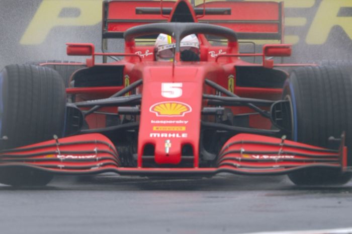 Sebastian Vettel kuasai FP2 F1 Hungaria (17/7) yang diguyur hujan deras