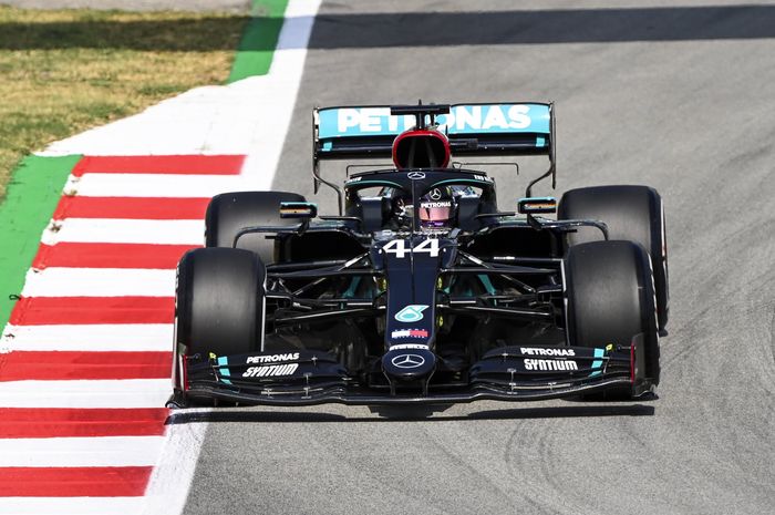 Lewis Hamilton Makin kokh di puncak klasemen sementara setelah berhasil meraih kemenangan di balapan F1 Spanyol 2020