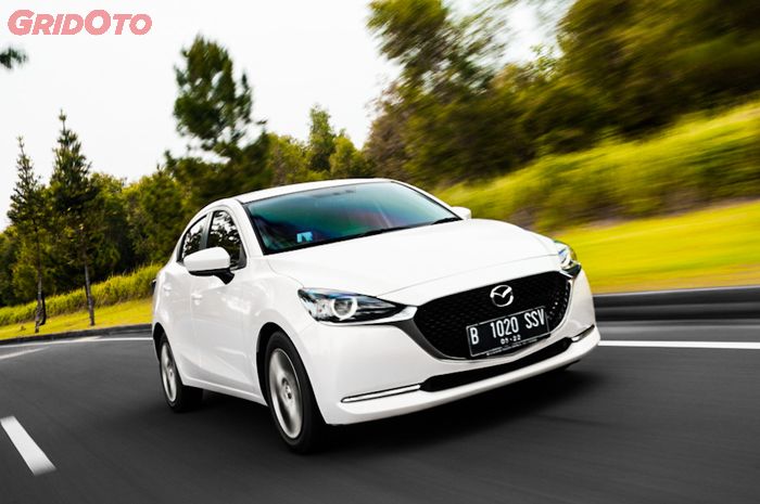 Mobil baru Mazda2 Sedan telah dilengkapi Active Driving Display.