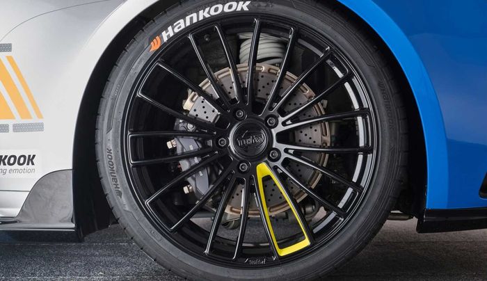 Modifikasi Porsche 911 Targa pasang pelek Formula V Techart