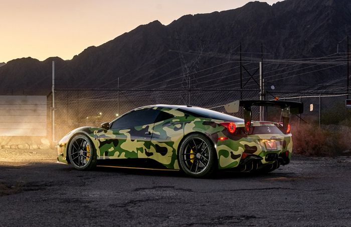 Modifikasi Ferrari 458 Italia keren dengan corak kamuflase ala militer