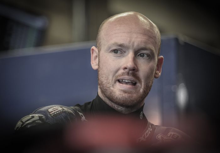 Pihak sirkuit Le Mans mengabarkan Bradley Smith dalam keadaan sadar di rumah sakit setelah kecelakaan di balap ketahanan 24 Hours of Le Mans