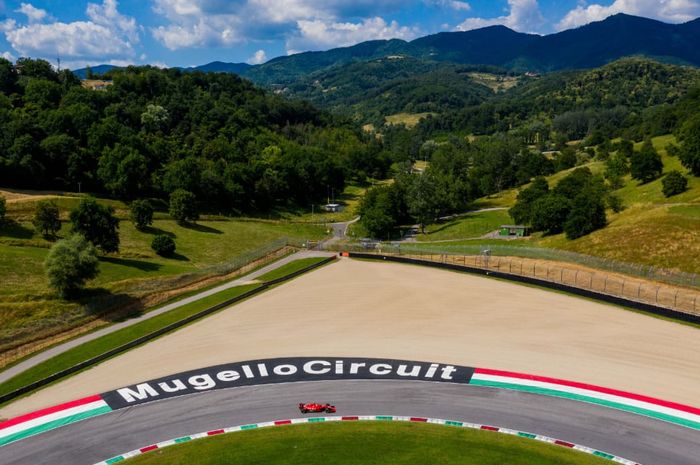 Ferrari melakukan pengetesan di sirkuit Mugello. Persiapan memulai lomba F1 2020