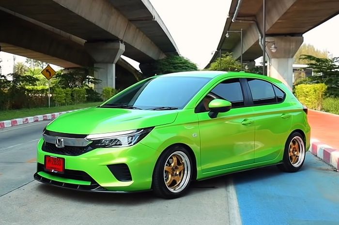 Modifikasi Honda City Hatchback tampil stylish pakai warna hijau Lamborghini