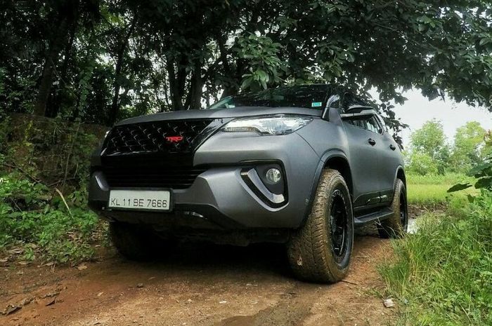 Modifikasi Toyota Fortuner dandan sangar berkat racikan minimalis HH Custom, India
