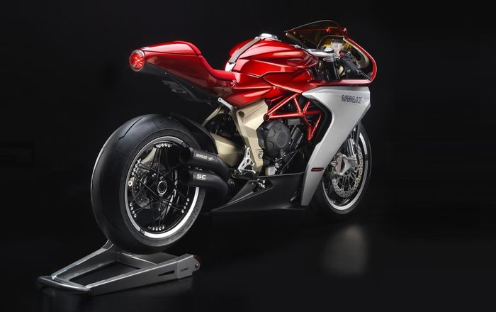 Buritan mengadopsi desain buntut tawon