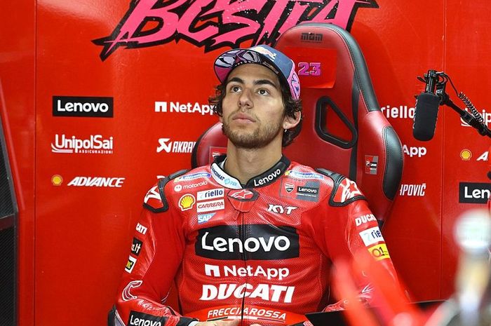 Enea Bastianini mengaku tak masalah mendapat tekanan besar saat berseragam pabrikan Ducati di MotoGP 2023