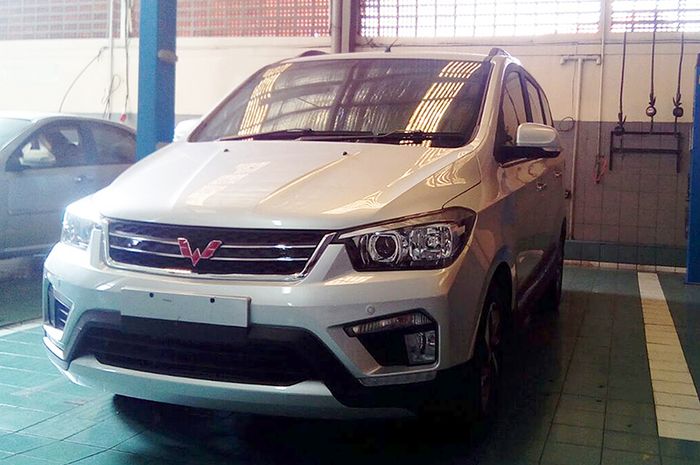 Ilustrasi mobil Wuling Confero