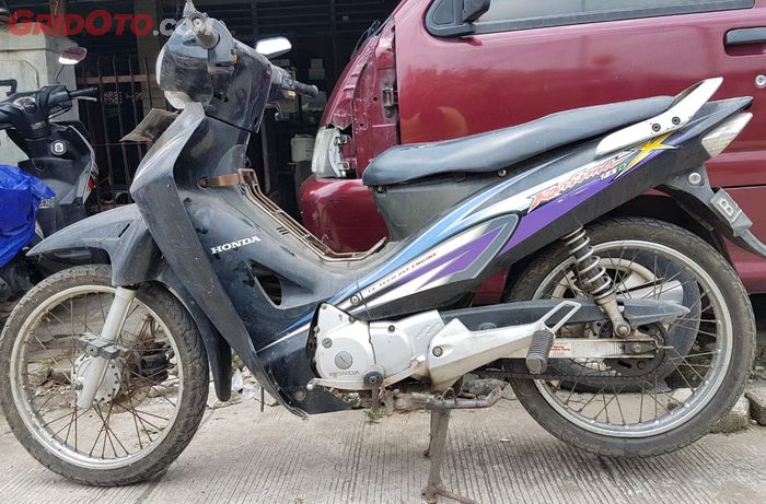 Tips menghidupkan kembali motor yang sudah lama disimpan