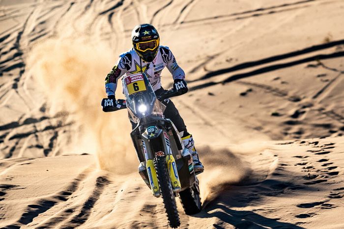Ricky Brabec berhasil menang stage 6 Reli Dakar 2020, tapi Andrew Short mencuri banyak perhatian karena finis tanpa ban belakang