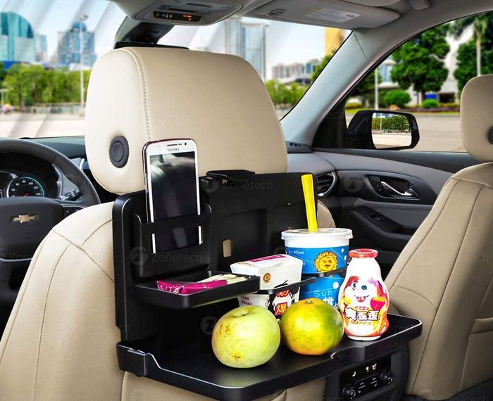 Sebaiknya hindari membawa makanan atau minuman yang berisiko tumpah.