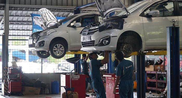 Ilsutrasi perawatan di bengkel resmi Suzuki