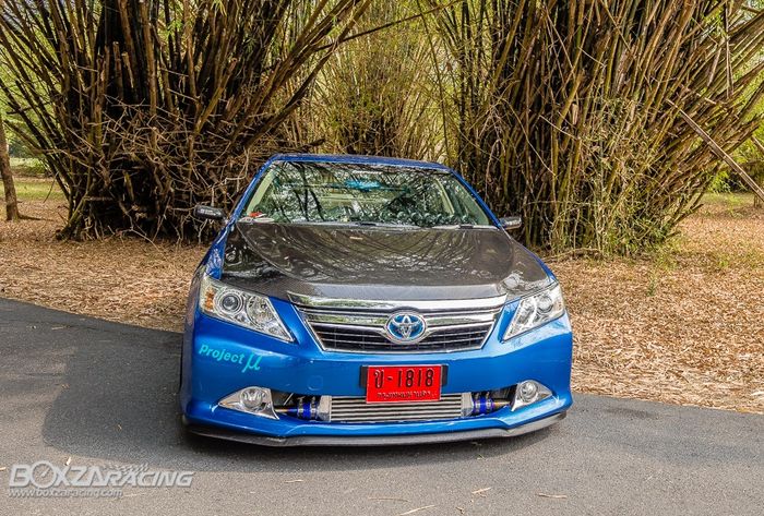 Toyota Camry racing pakai serat karbon