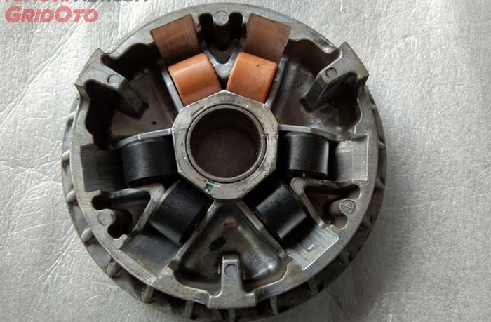 Kekurangan silang bobot roller CVT motor matic 