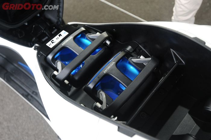 Dua baterai Honda PCX Electric