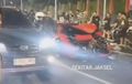 Ferrari 458 Obrak-abrik Mobil dan Motor di Jaksel, Wajah Mobil Rp 10 M Ngenes