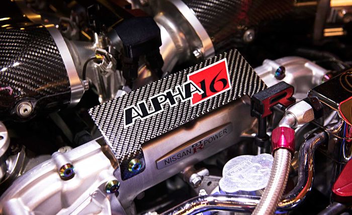 Turbo besar dari AMS Alpha 16 kit terpasang di Nissan GT-R R35
