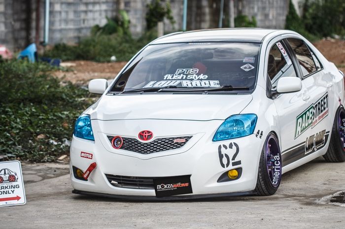 Modifkasi Toyota Vios lama dari Thailand tampil berani mainkan warna-warna cerah