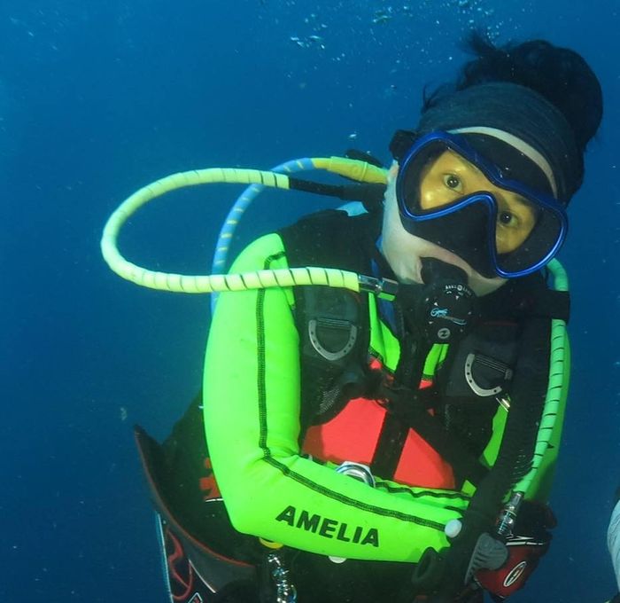 Salah satu wishlist Amelia adalah menyelam di Great Barrier Reef, Australia