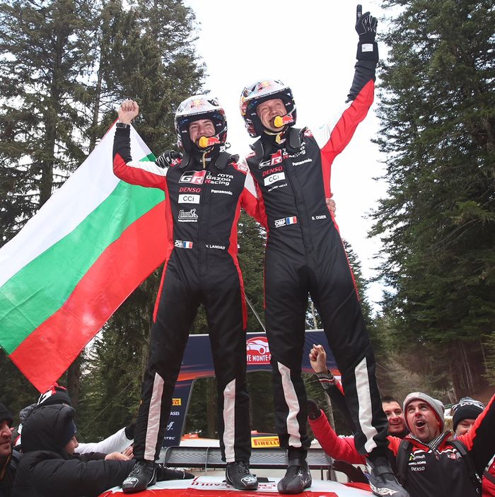 Sebastien Ogier (kanan) dan co-driver barunya Vincent Landais memenangkan Reli Monte Carlo 2023