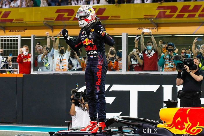 Red Bull mengatur skema untuk perpanjangan kontrak jangka panjang dengan Max Verstappen yang baru saja memenangi gelar juara dunia F12021