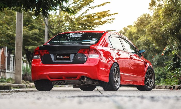 Tampilan depan modifikasi Honda Civic FD2 adopsi bodi part Si